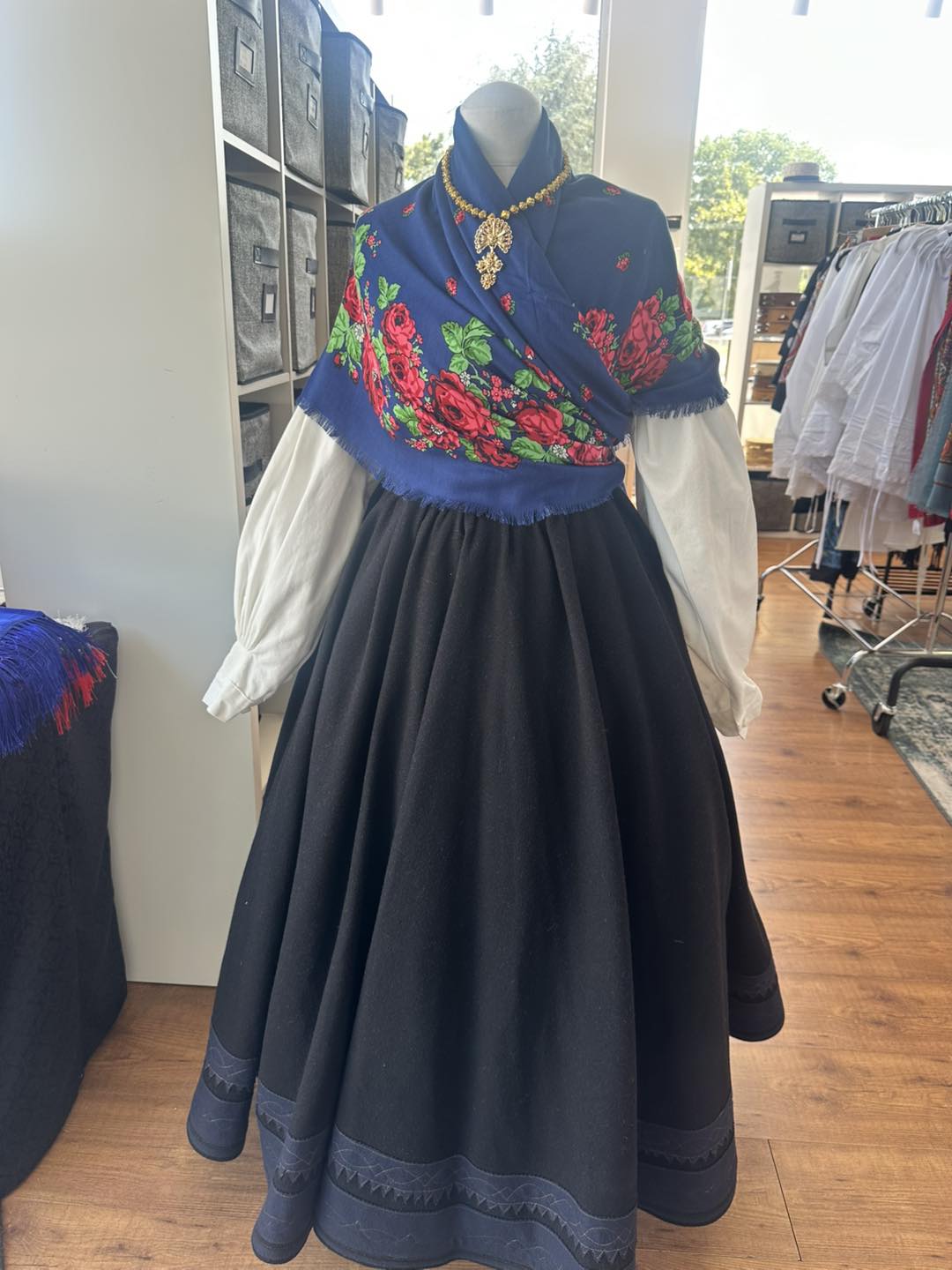 Traxes rexionais en Galicia