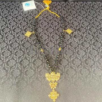 Colar negro e dourado con sapo e cruces laterais - Imaxe 1