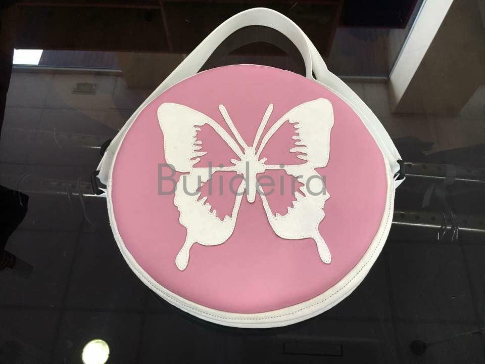 Funda acolchada modelo mariposa en fondo rosa - Imaxe 1