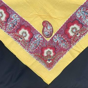 Pano de 120x120 en fondo amarelo e flores vermellas - Imaxe 1