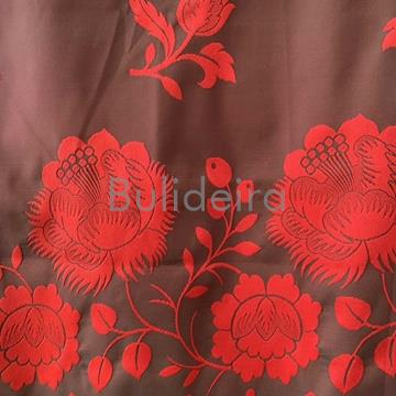 Pano de raión de 140x140 con debuxo en flor en vermello - Imaxe 2