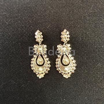 Pendentes modelo Nora en dourado - Imaxe 1