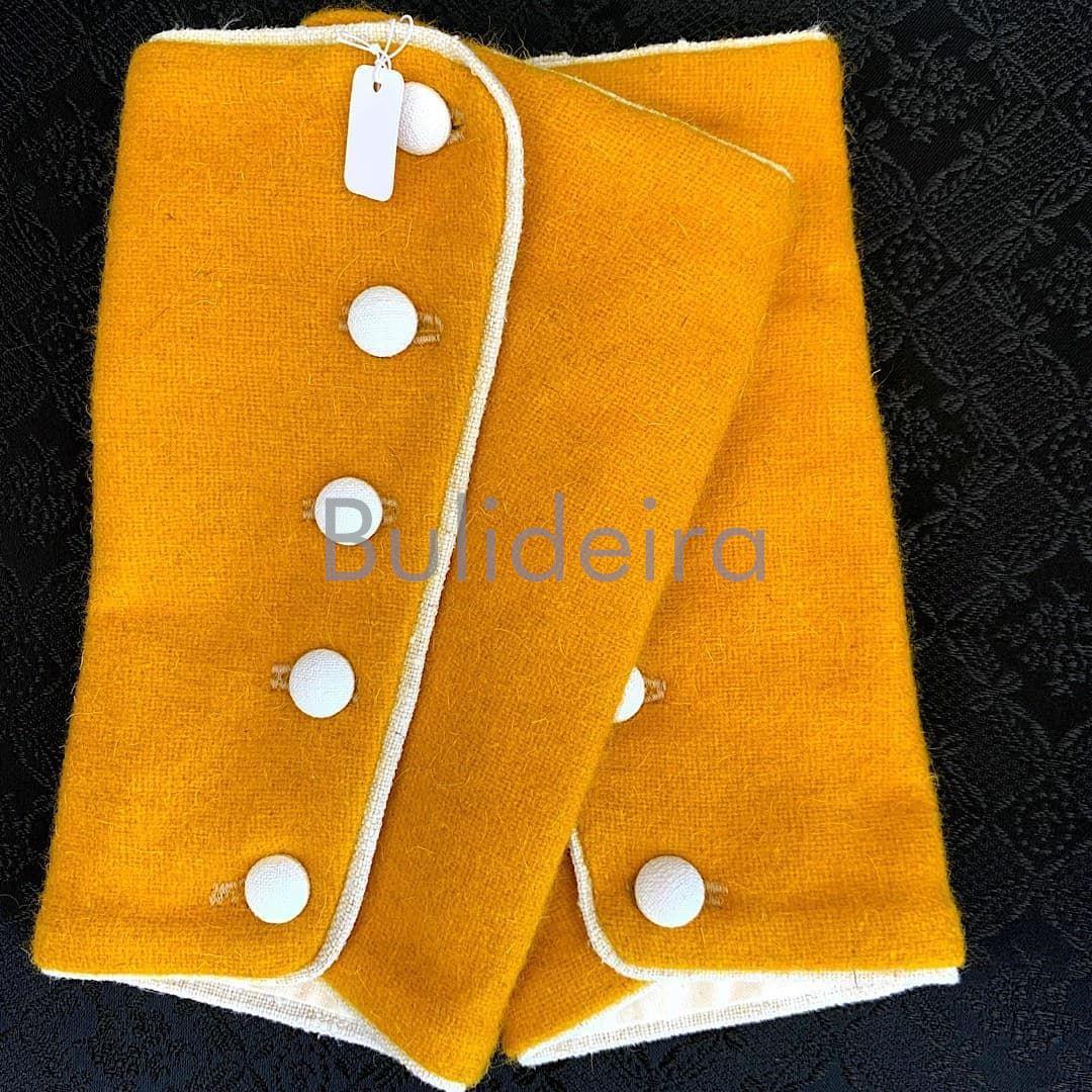 puños de estameña dourada con ribete e botóns liño - Imaxe 1